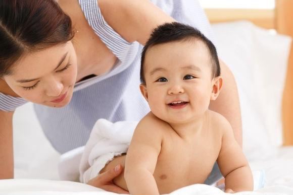 新手妈妈如何正确给宝宝用纸尿裤